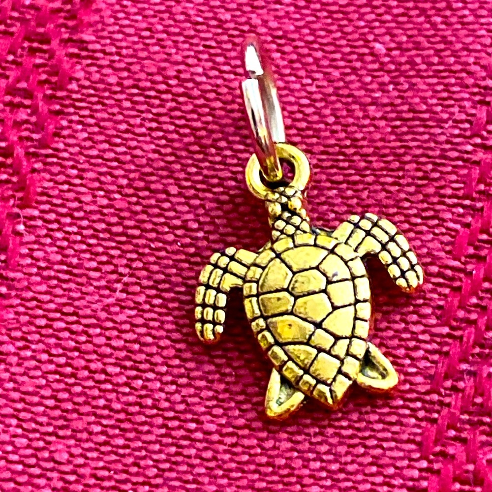 5/$10❤️❤️❤️NEW BRASS TURTLE CHARM PENDANT